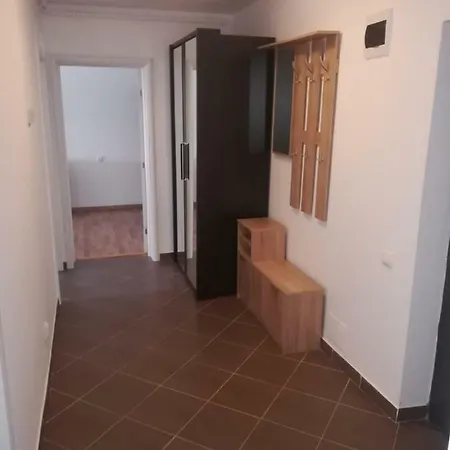 Апартаменти Coresi 11 *